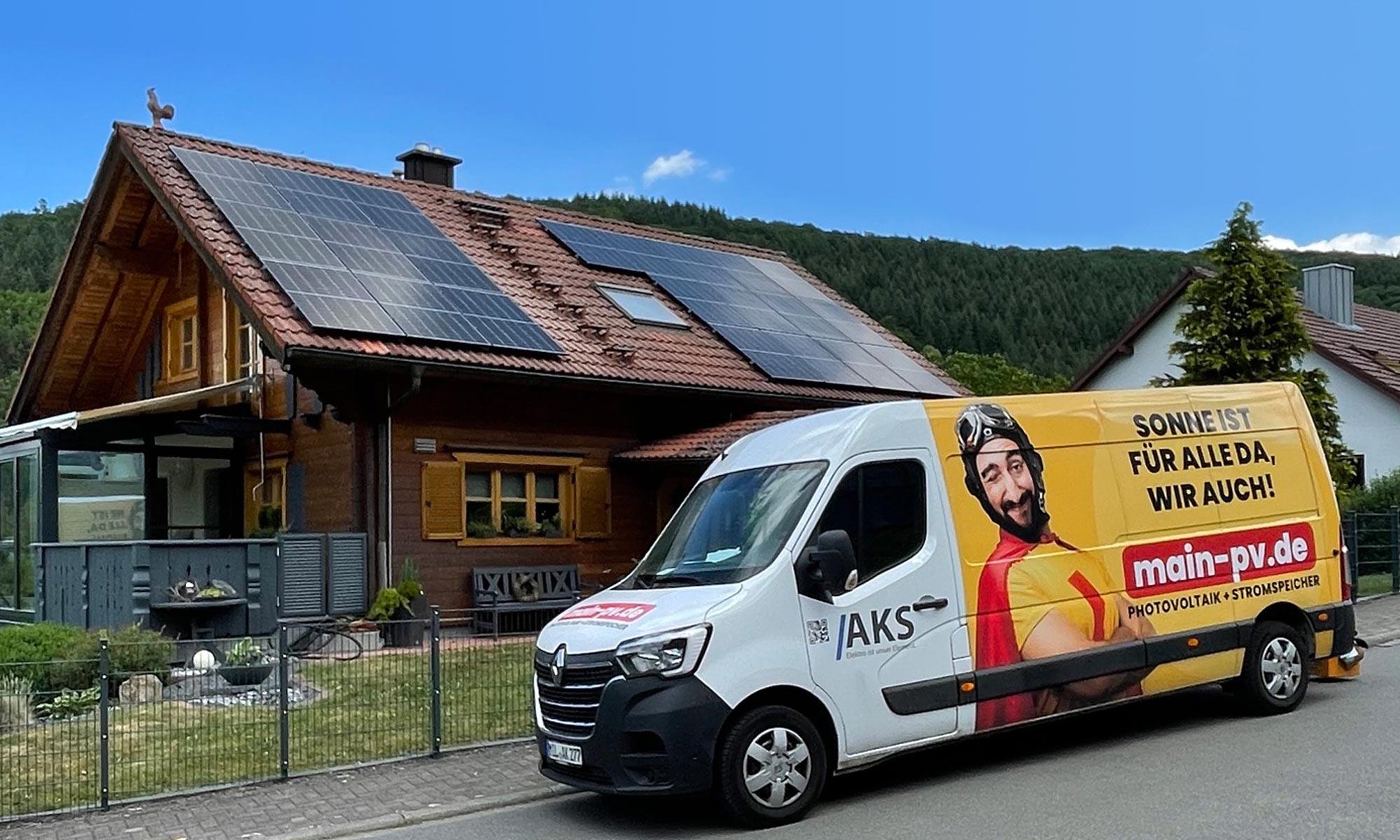 main-pv.de Bus vor Haus